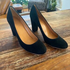 Jcrew Black Suede Chunk heel size 10.5 4” heel
